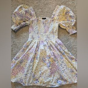 1.STATE Floral print dress with puff sleeves fit and flare size Large